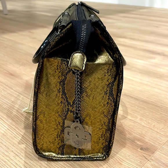 Gianni Bini Gold Snake Satchel NWT - Picture 7 of 7